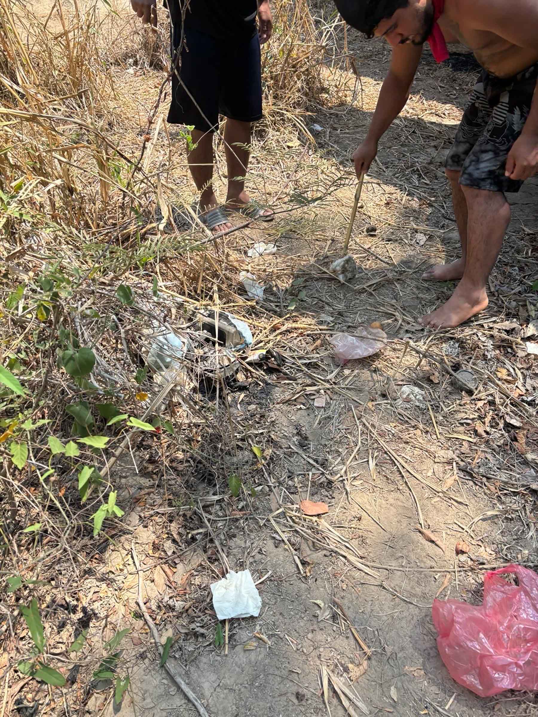 nahua expeditions conservation stills trash cleanup-735