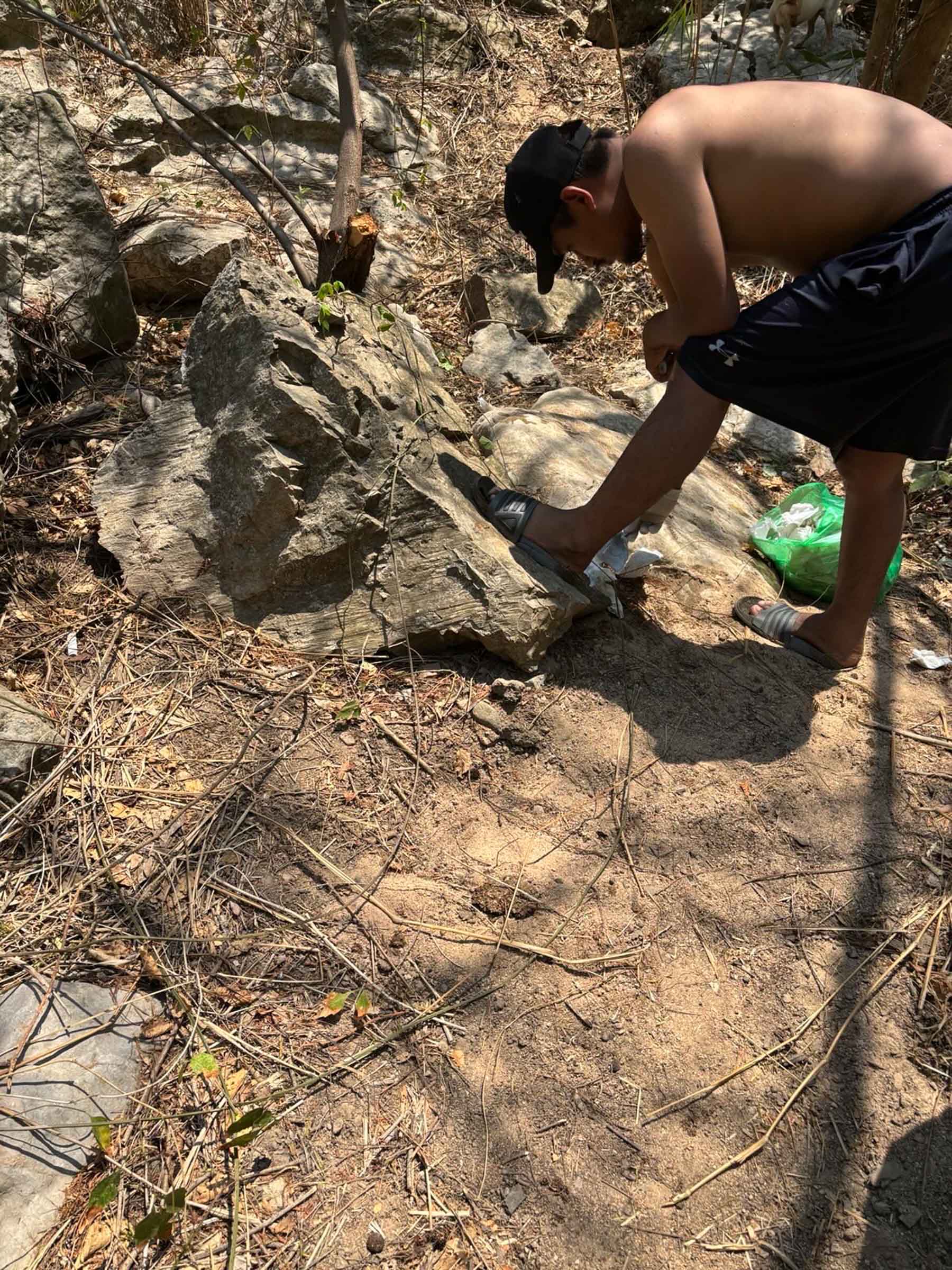 nahua expeditions conservation stills trash cleanup-738