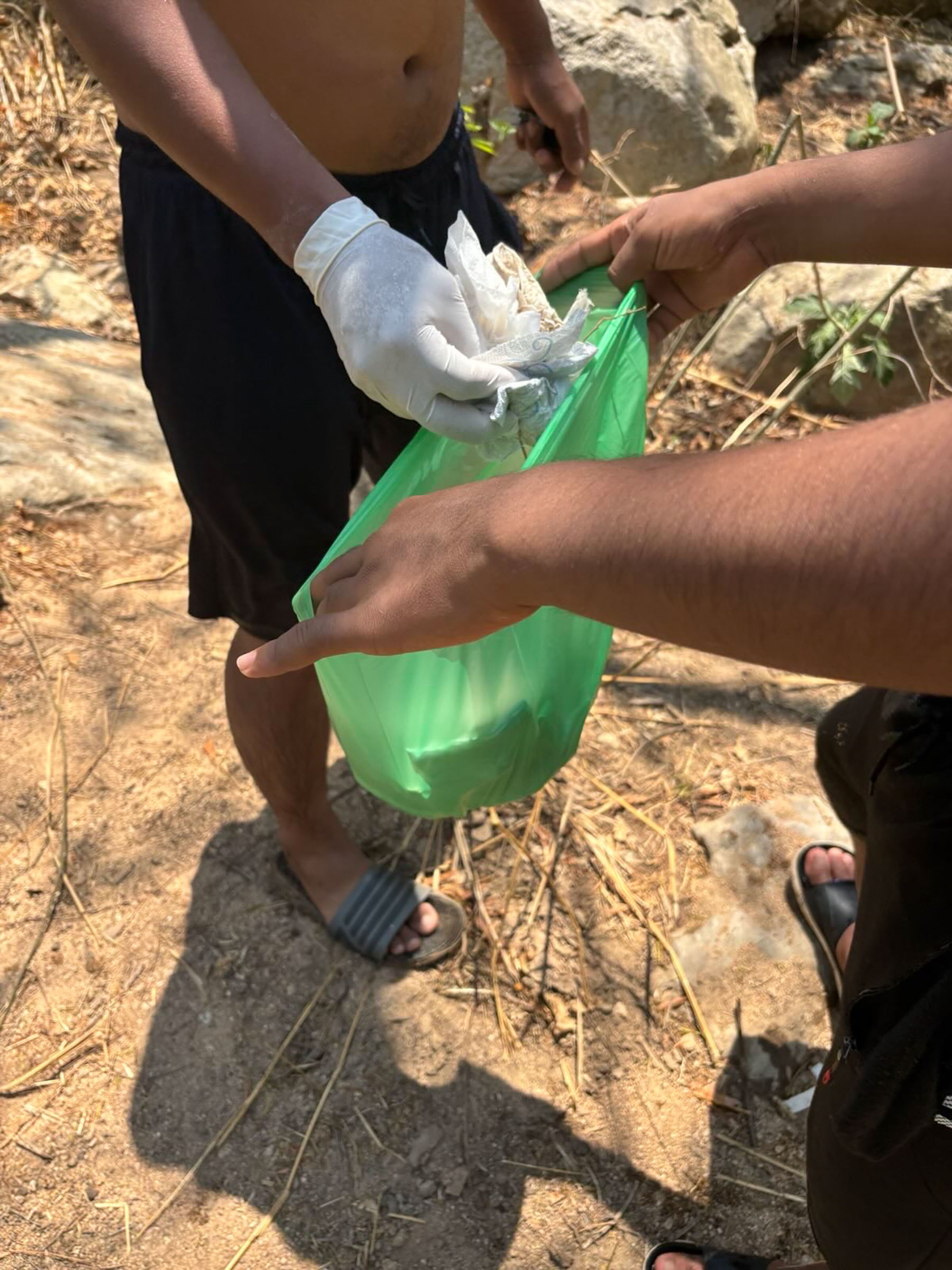 nahua expeditions conservation stills trash cleanup-747