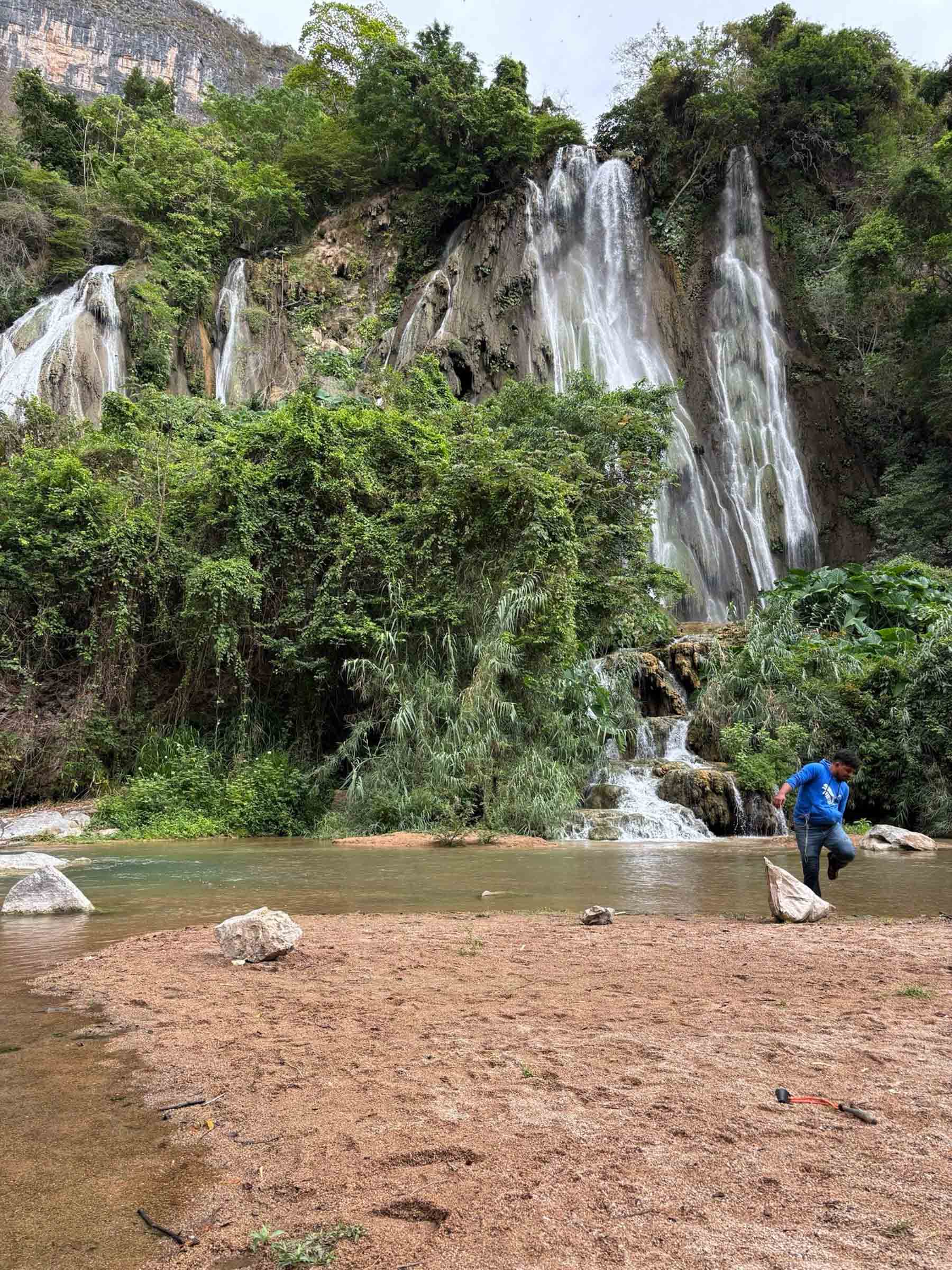 nahua expeditions conservation stills trash cleanup-748