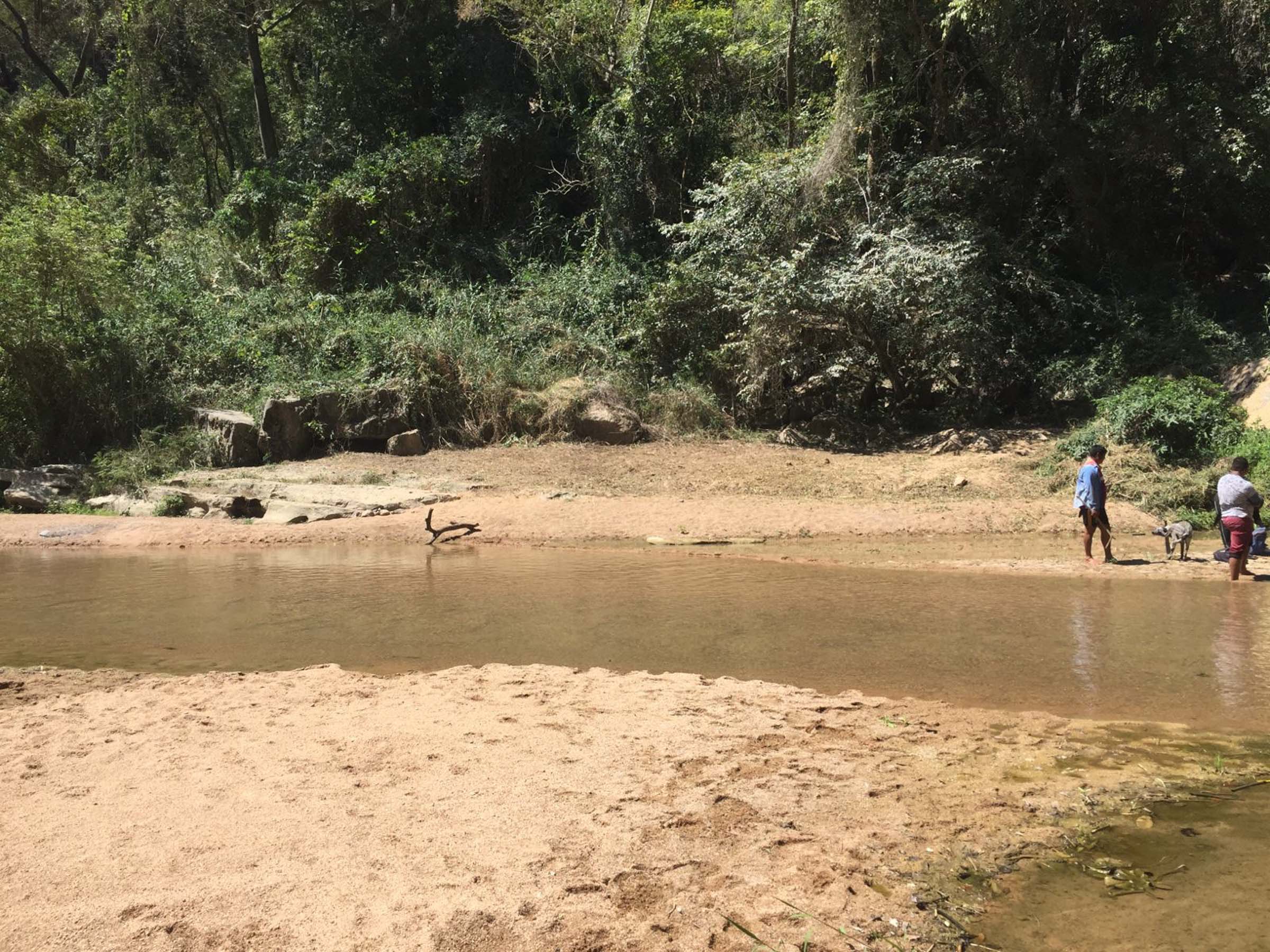 nahua expeditions conservation stills trash cleanup-756